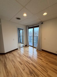 Building Photo - 1011 River Dr