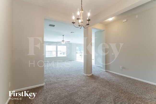 Building Photo - 2878 Woodstone Dr