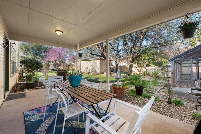 Building Photo - 7501 Vail Valley Dr