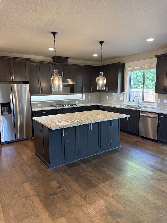 Building Photo - Single Family Home