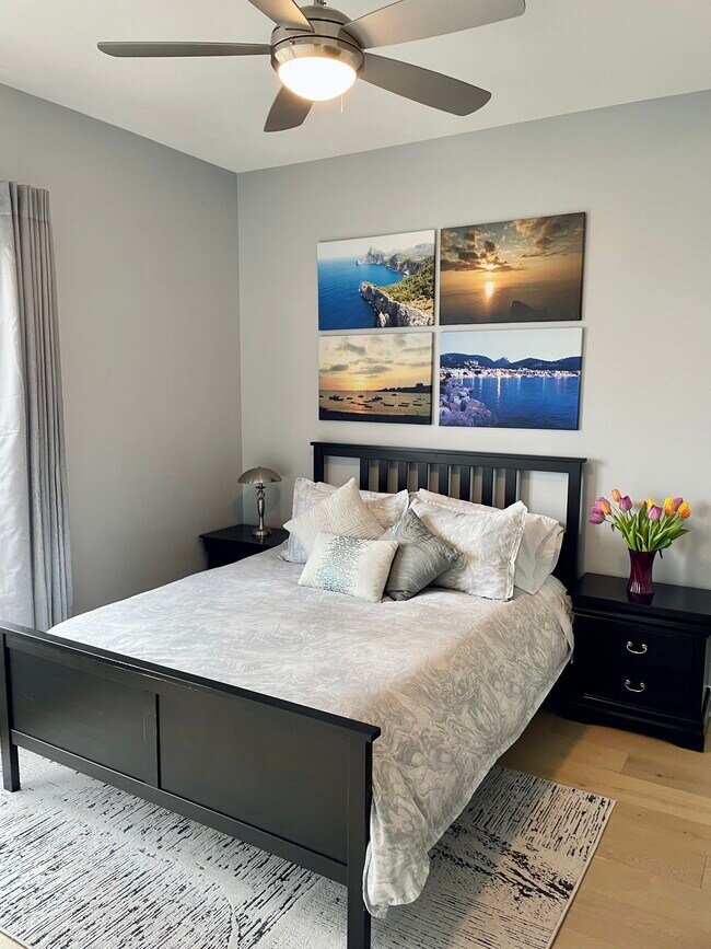 Guest/2nd Bedroom - 603 Davis St