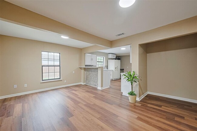 Building Photo - 1311 Pershing St