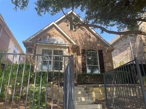 Building Photo - 2444 Sunderland Ln