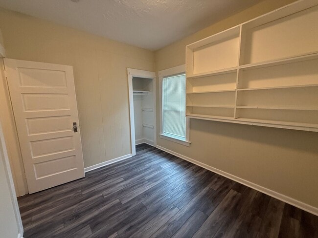 Building Photo - Charming 3-Bedroom Home in the Heart of Ov...