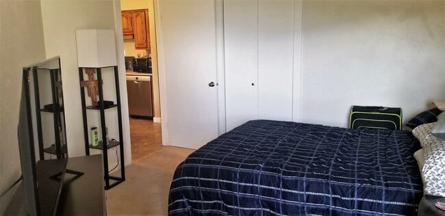 Building Photo - Winter Seasonal Rental- Silverqueen East 2414