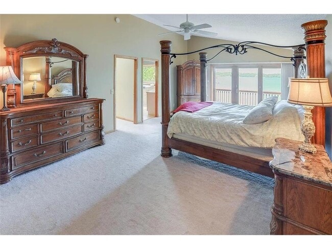 Building Photo - 16926 Grays Bay Blvd