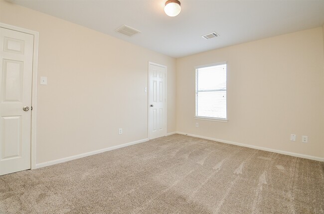 Building Photo - 7415 Oakwood Canyon Dr