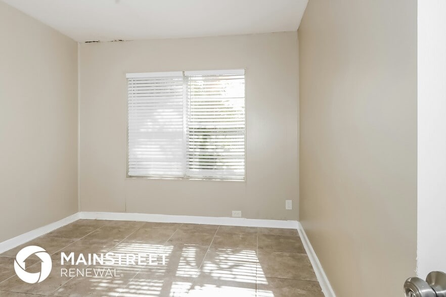 Building Photo - 733 Valley Forge Rd