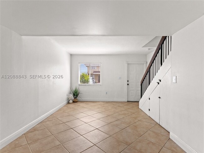 Building Photo - 560 NW 82nd Pl