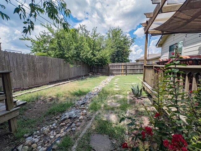 Building Photo - 2707 Burlington