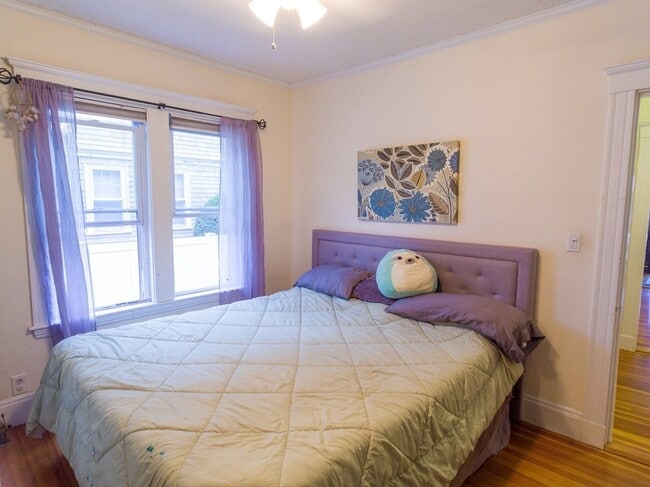 Building Photo - 68-70-70 Everett St