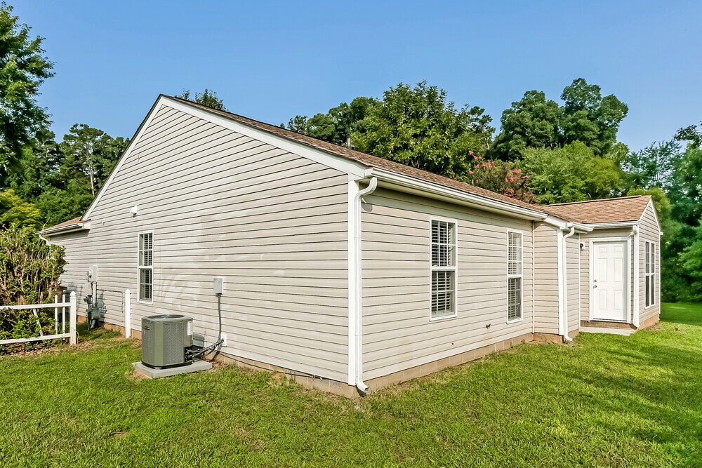 Building Photo - 1003 Salmon River Dr