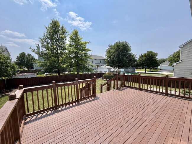Building Photo - 613 Greystone Ln