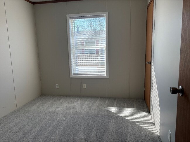 Building Photo - 2131 Windover Dr