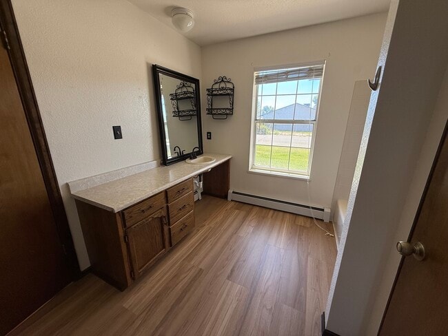 Building Photo - Green House