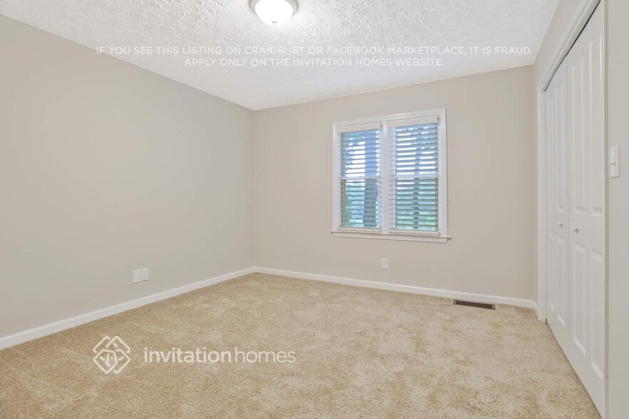 Building Photo - 349 Charmers Way SW