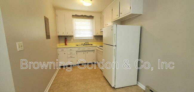 Building Photo - 4924 Briarwood Dr