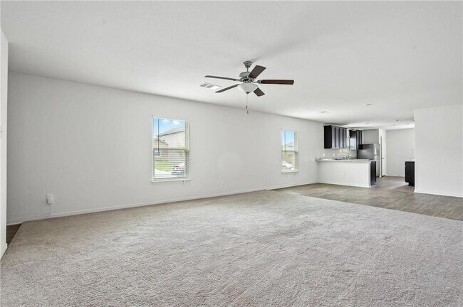 Building Photo - 201 Cres Park Dr