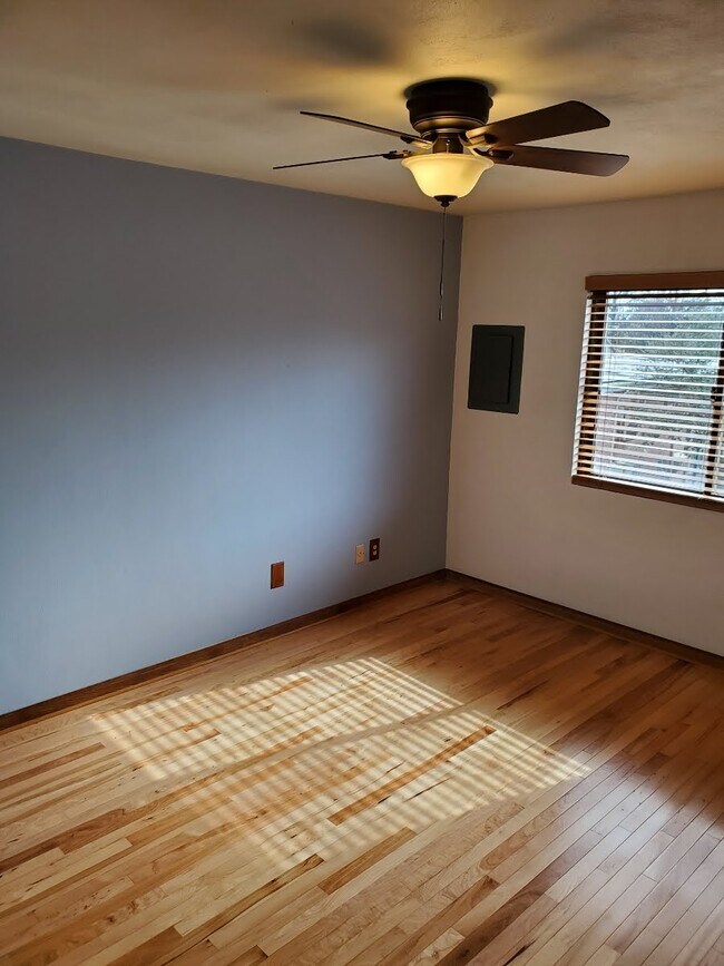 Master Bedroom - 1254 W Ocean View Ave