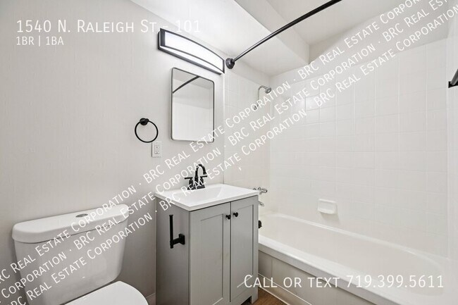 Building Photo - 1540 N Raleigh St