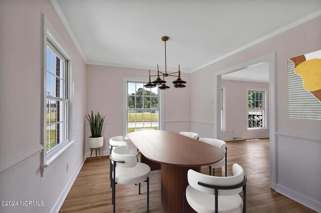 Building Photo - 204 S Harris St