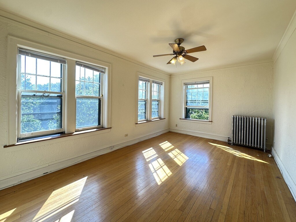 Building Photo - 4301 N Francisco Ave