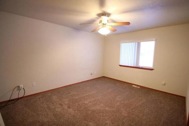 Building Photo - Charming Rancher for Rent in Sunshine Meadows