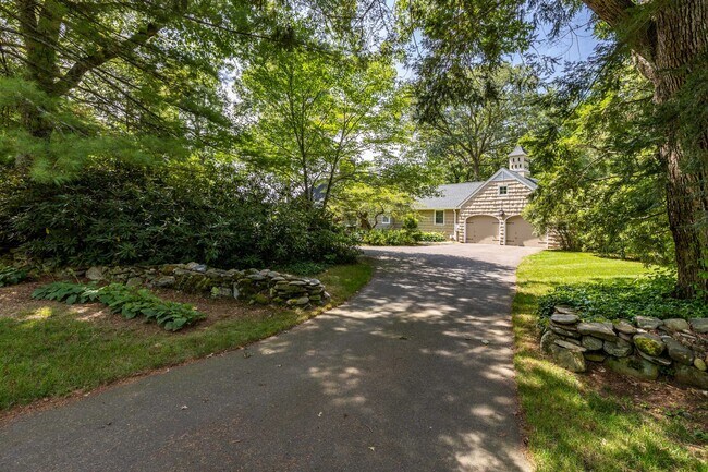 Building Photo - 171 Silver St