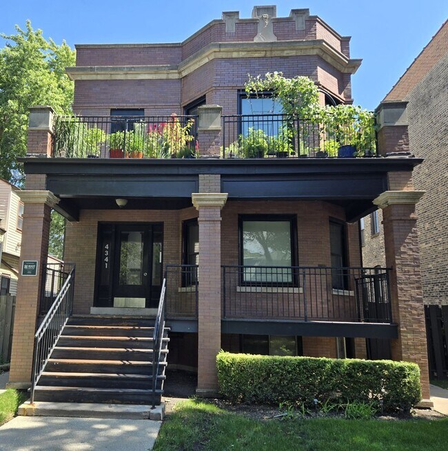 Building Photo - 4341 N Francisco Ave