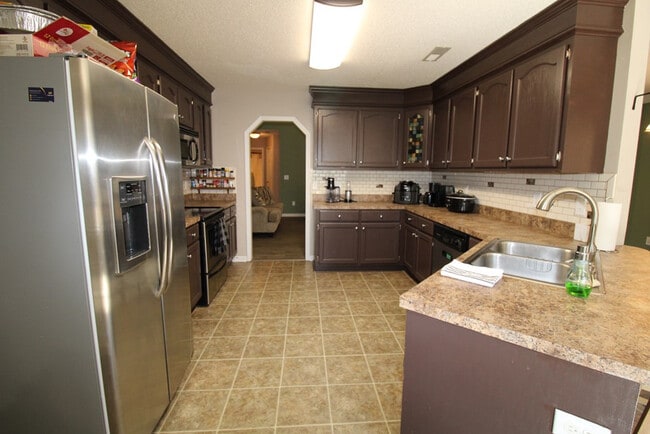 Building Photo - 1835 Lirope Way