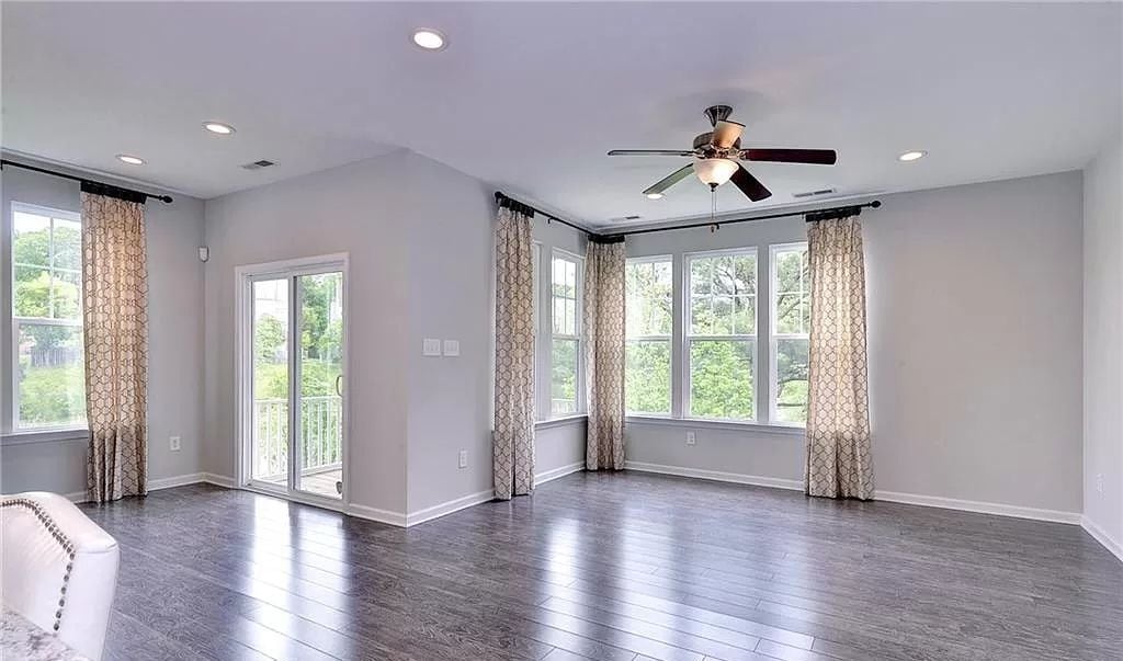 Building Photo - 4715 Minutemen Way