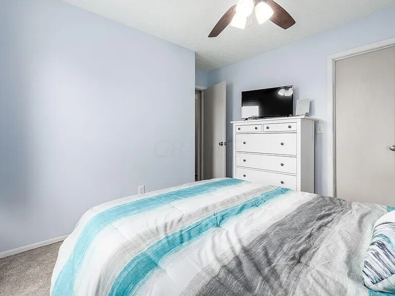Building Photo - 1057 Lavender Ln