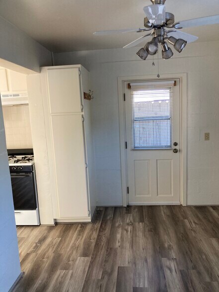 Building Photo - 1278 E Collins St