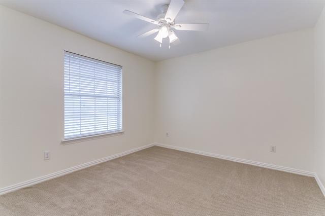 Building Photo - 755 Greenway Dr