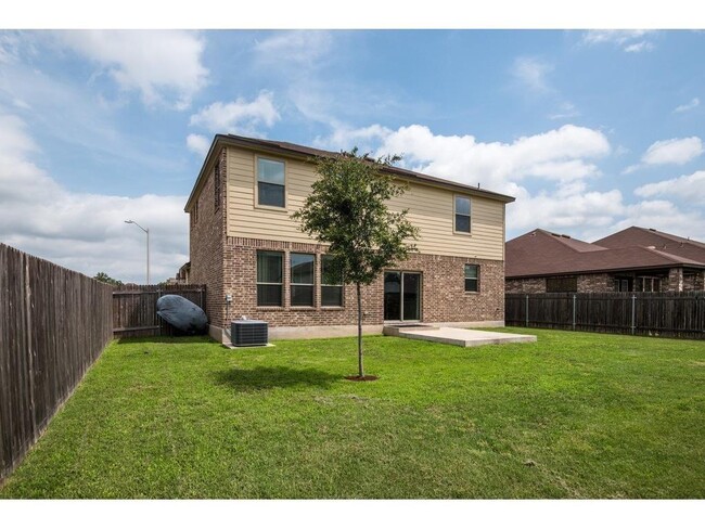 Building Photo - 928 Water Hyacinth Loop