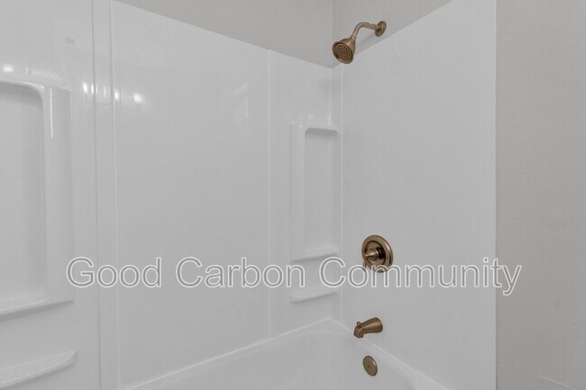 Building Photo - 15 Janice St