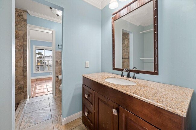 Building Photo - 44 Aqua Ra Dr