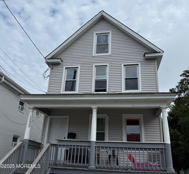Primary Photo - 1235 Washington Ave