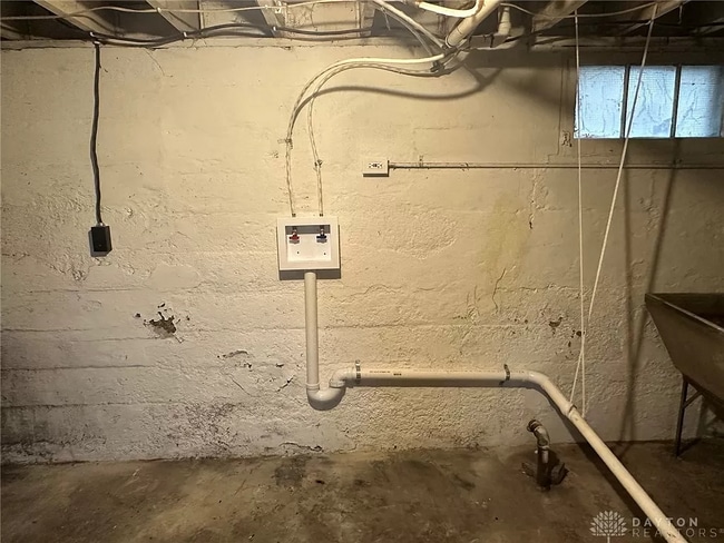 Building Photo - 11 Grove Ave