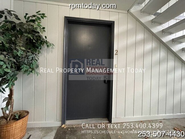 Building Photo - 6451 S Stevens St