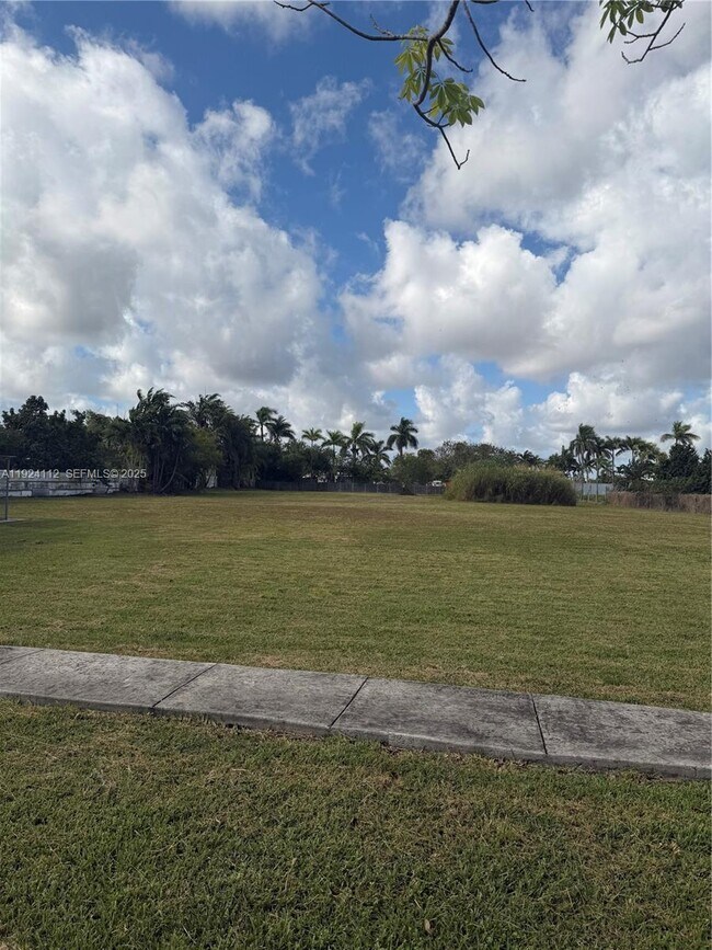 Building Photo - 25800 SW 214th Ave