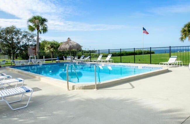 Building Photo - 610 Windrush Bay Dr