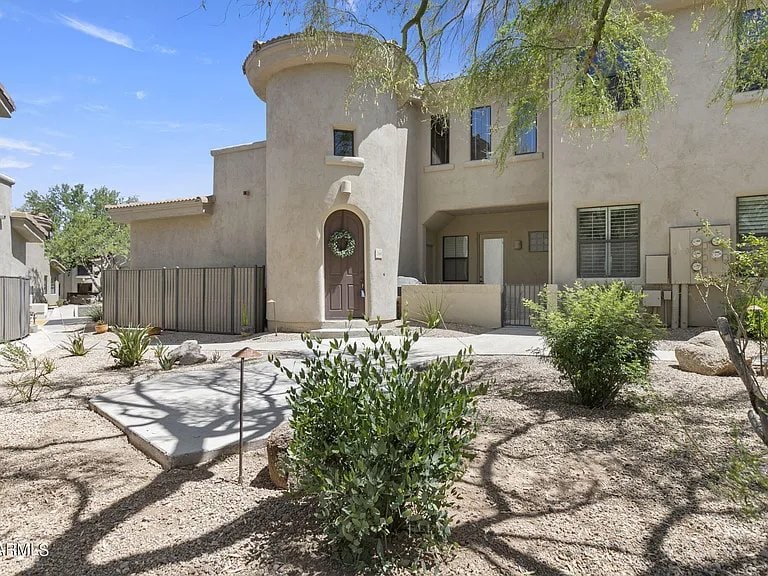 Building Photo - 10055 N 142nd St