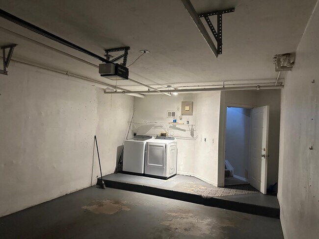 Building Photo - 4197 N Haverhill Rd