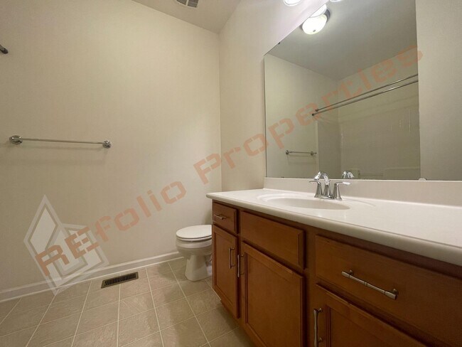 Building Photo - Great Location! 2 Story 3 Bedroom 1 Car-Garage End Unit Town Home with Community Pool  @ 55 James...