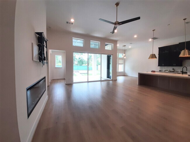 Building Photo - 8015 Allston Vlg Trl