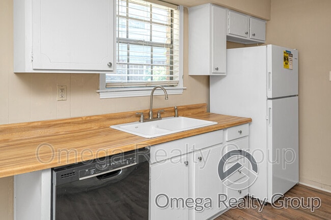 Building Photo - 21 Cullen Dr