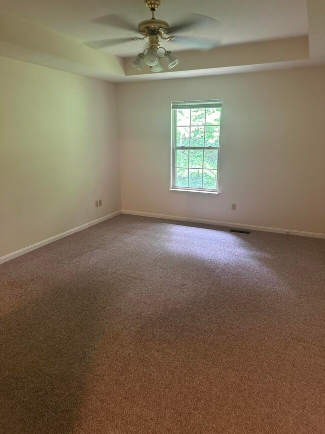 Building Photo - 1017 Smither Dr