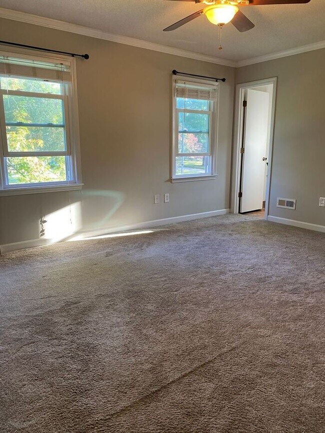 Building Photo - 4 Bedroom South Charlotte Home!