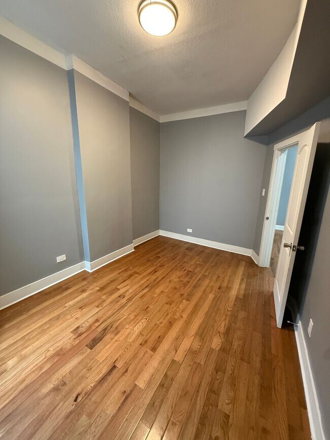 Building Photo - 438 E 49th St